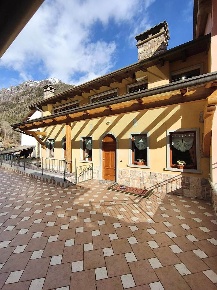 Foto Appartamento in Via Largo Gleno 12, Vilminore di Scalve di 140 m²