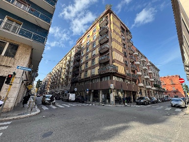 Foto Appartamento in Via Marchese di Montrone  11, Bari Murat di 56 m²