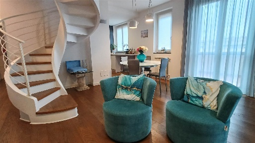 Foto Appartamento in Via Sandro Pertini, Calenzano Centro di 90 m²
