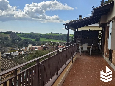 Foto Appartamento in VIA GRADOLI 31, Roma Tomba di Nerone di 90 m²