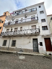 Foto Appartamento a Montalbano Jonico di 128 m² con 7 locali in vendita