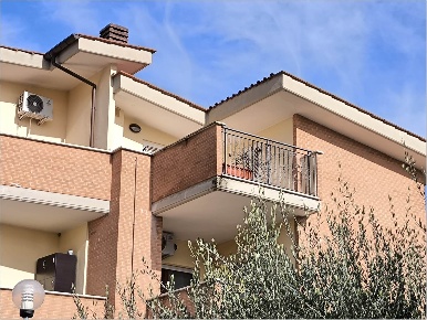Foto Magazzino in Via Palmiro Togliatti 33, Fiano Romano di 2 m² in affitto