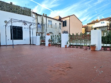 Foto Appartamento a Cecina Cecina Centro di 68 m² con 4 locali in vendita