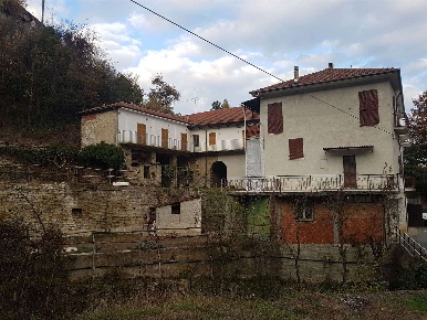 Foto Rustico a Cessole di 330 m² con 14 locali in vendita