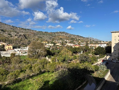 Foto Appartamento in via Pietro Scaglione 34, Palermo di 90 m² con 3 locali