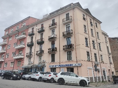 Foto Appartamento in Via Doberdò 10, Cosenza Centro di 100 m² con 5 locali
