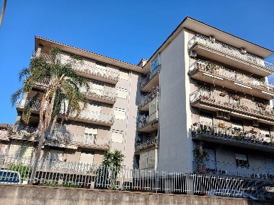 Foto Appartamento in Via Nunzio Maccarrone 10, Giarre Centro di 150 m²