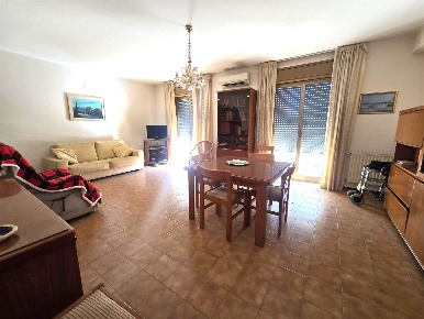 Foto Appartamento in VIA LUIGI CASSIA 26, Siracusa Mazzarrona di 123 m²