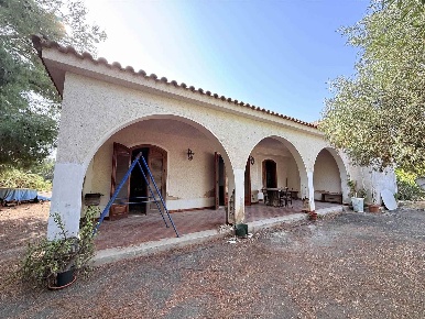 Foto Villa unifamiliare a Siracusa Isola di 150 m² con 5 locali in vendita