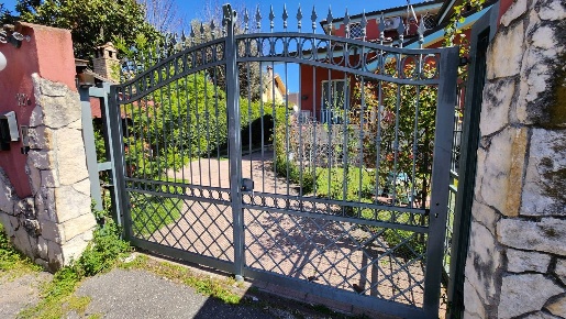 Foto Villa a schiera in VIA MAZZUCATO 12, Roma Infernetto di 112 m²