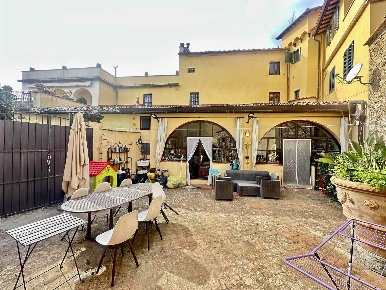 Foto Appartamento in VIA PIAN DEI GIULLARI, Firenze Cinque Vie di 90 m²