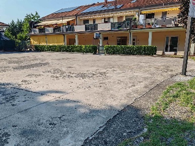 Foto Locale commerciale a Orsogna Centro di 740 m² in vendita