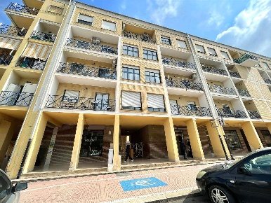 Foto Appartamento a Canosa di Puglia Centro di 70 m² con 3 locali