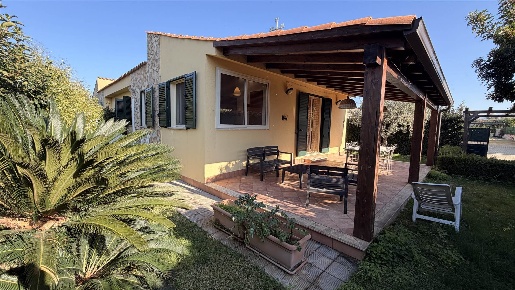 Foto Villa unifamiliare in via camillo camilliani, Campofelice di Roccella