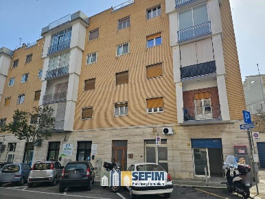 Foto Negozio in VIA PASSARELLI, Matera Centro di 30 m² con 2 locali