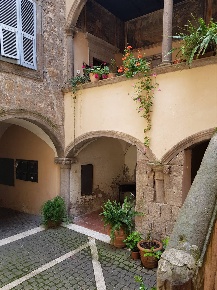 Foto Appartamento in via roma, Tuscania di 90 m² con 4 locali in affitto