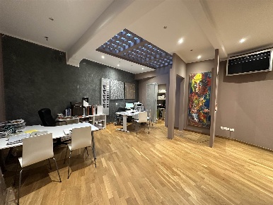 Foto Negozio in PORTA ROMANA, Firenze Santo Spirito di 67 m² con 2 locali