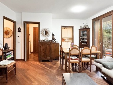 Foto Appartamento in Via Alberto da Giussano, Marnate Centro di 88 m²