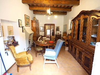 Foto Appartamento a Pistoia Piazza della Sala di 200 m² con 8 locali