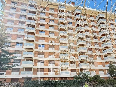 Foto Appartamento in Viale Croce Rossa  42, Palermo di 195 m² con 6 locali