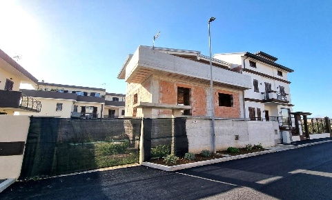 Foto Villa unifamiliare in via castelvolturno, Mondragone di 160 m²