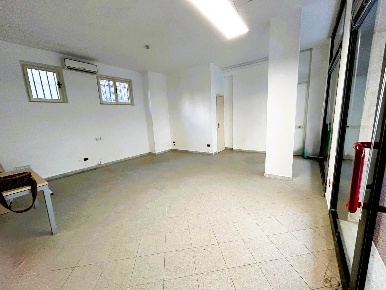 Foto Locale commerciale a Viareggio Terminetto - Migliarina di 40 m²