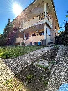 Foto Villa unifamiliare in Via Dante  31 c, Anzio di 140 m² con 4 locali
