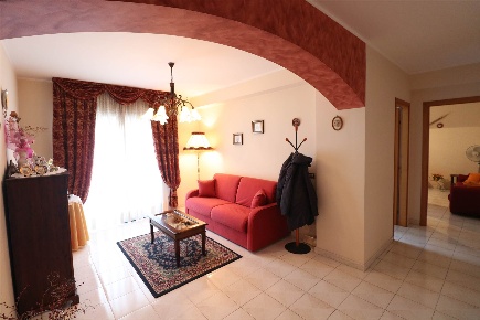 Foto Appartamento in Via Provinciale 82, Santa Venerina Linera di 113 m²