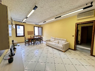 Foto Appartamento a Chioggia Centro Storico di 106 m² con 5 locali