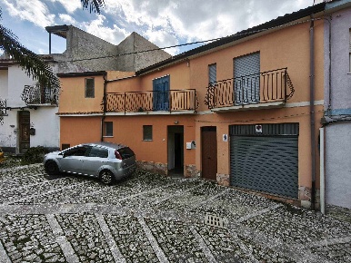 Foto Casa indipendente in via cappuccini 12, Alì di 269 m² con 7 locali