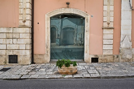 Foto Negozio in Via Dante Alighieri 65, Putignano di 110 m² con 1 locali