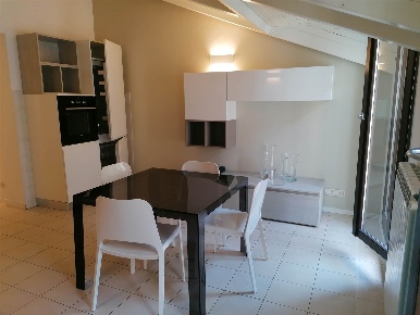 Foto Attico in via Tadino 18, Milano Buenos Aires di 61 m² con 2 locali