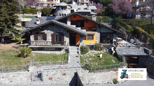 Foto Villa unifamiliare in Villaggio Chantignan, Quart Chantignan di 325 m²