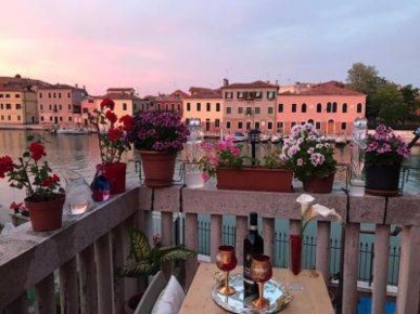 Foto Villa unifamiliare a Venezia Murano di 230 m² con 5 locali in vendita