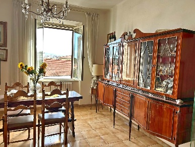 Foto Appartamento a Livorno Cisternone di 132 m² con 6 locali in vendita