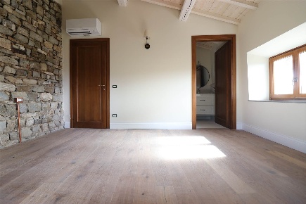 Foto Appartamento a Greve in Chianti Capannunccia di 436 m² con 8 locali