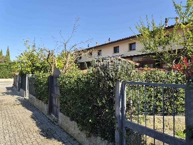 Foto Appartamento a Cecina Cecina Centro di 75 m² con 4 locali in vendita