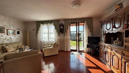 Foto Villa a schiera a Calenzano di 142 m² con 6 locali in vendita