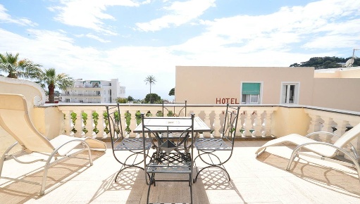 Foto Appartamento in Via Fuorlovado  36, Capri Centro di 30 m² con 2 locali