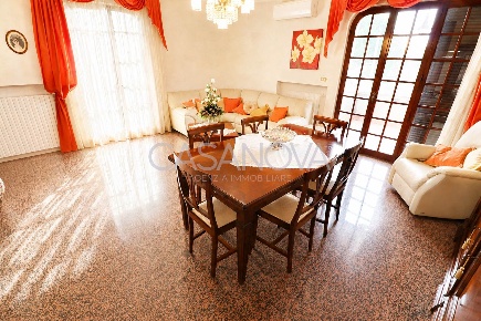 Foto Appartamento a Mosciano Sant'Angelo di 326 m² con 4 locali in vendita