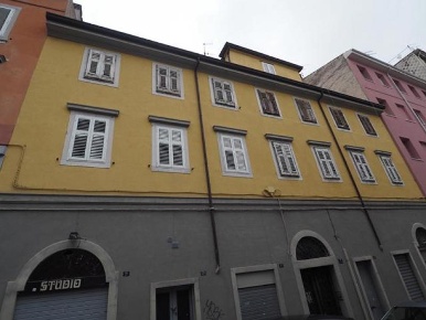 Foto Appartamento a Trieste San Giacomo di 660 m² con 10 locali in vendita