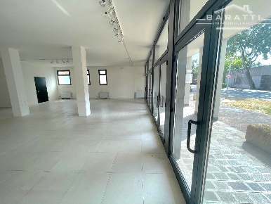 Foto Attività commerciale a Cavezzo Centro di 270 m² con 2 locali