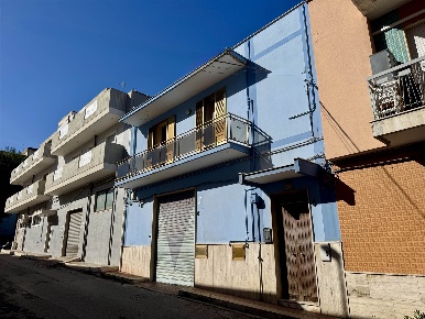Foto Casa indipendente a Monopoli Centro di 187 m² con 4 locali in vendita