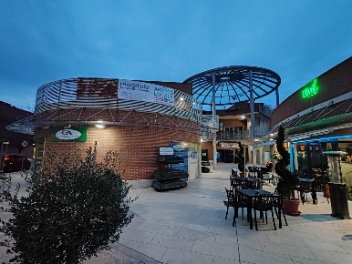 Foto Negozio in P.zza Caduti sul lavoro 16 int. 10, Monterotondo di 100 m²