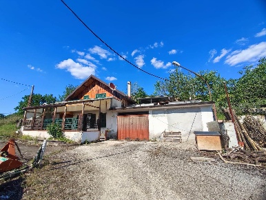 Foto Casa indipendente in C.da Borgonero, Benevento di 75 m² con 3 locali