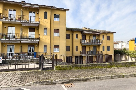 Foto Appartamento in VIA DON GIOVANNI MINZONI 11, Comazzo Centro di 84 m²