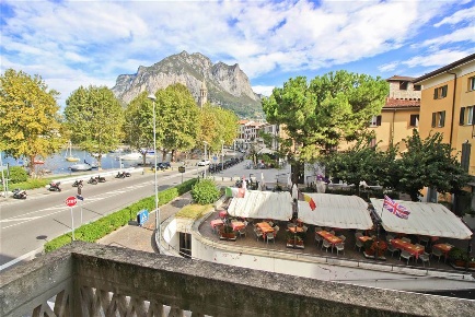 Foto Ufficio in Piazza Affari 12, Lecco Centro di 100 m² con 3 locali
