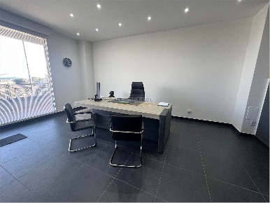 Foto Ufficio a Fiano Romano di 60 m² con 2 locali in affitto