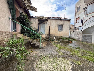 Foto Casa indipendente a Dolianova di 93 m² con 3 locali in vendita