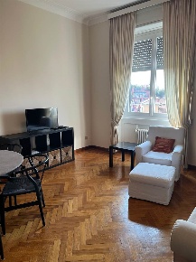 Foto Appartamento in viale Regina Giovanna, Milano Porta Venezia di 77 m²